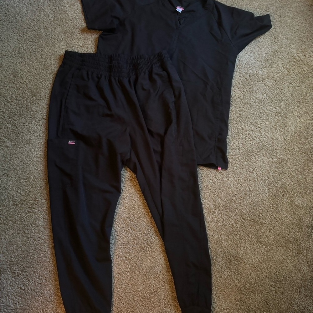 Scrub set